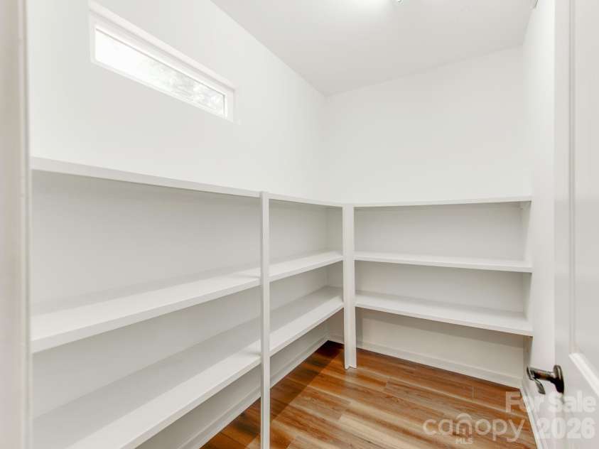 3021 Cresthill Drive, Charlotte, NC 28212.  MLS# CAR4413066, YatesRealty ID 44424. Huge Walk-in Pantry