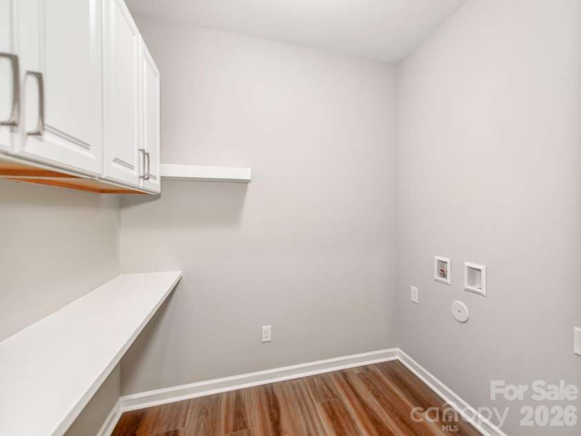 3021 Cresthill Drive, Charlotte, NC 28212.  MLS# CAR4413066, YatesRealty ID 44424. Laundry room