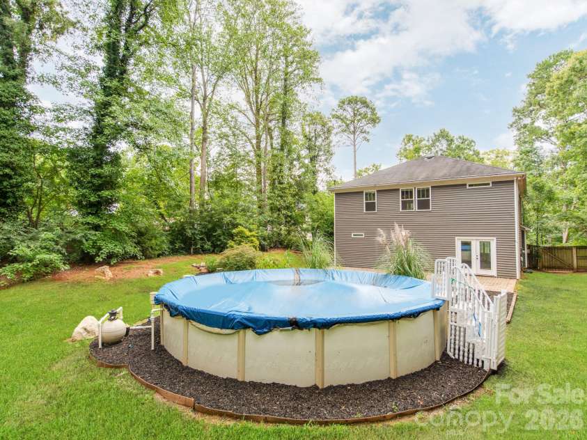 3021 Cresthill Drive, Charlotte, NC 28212.  MLS# CAR4413066, YatesRealty ID 44424. Pool