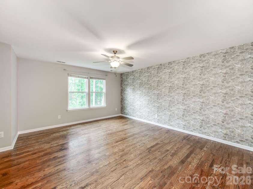 3021 Cresthill Drive, Charlotte, NC 28212.  MLS# CAR4413066, YatesRealty ID 44424. Primary Bedroom