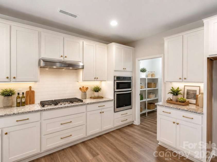 3021 Cresthill Drive, Charlotte, NC 28212.  MLS# CAR4413066, YatesRealty ID 44424. Virtually Staged (Kitchen)
