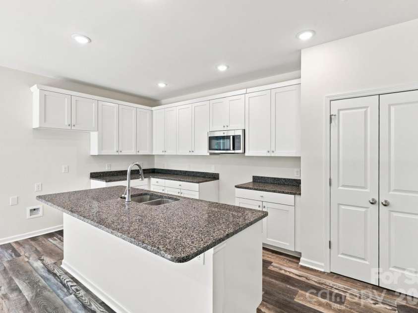 837 Old Mountain Road, Statesville, NC 28677.  MLS# CAR4389880, YatesRealty ID 44425. Kitchen