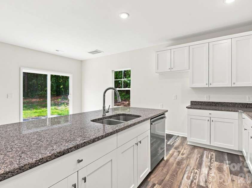 837 Old Mountain Road, Statesville, NC 28677.  MLS# CAR4389880, YatesRealty ID 44425. Kitchen
