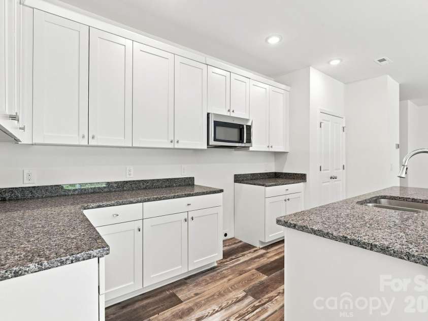 837 Old Mountain Road, Statesville, NC 28677.  MLS# CAR4389880, YatesRealty ID 44425. Kitchen