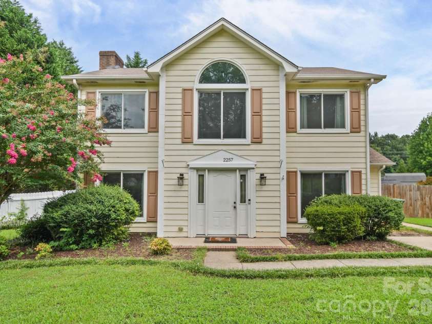 2257 Swain Court, Gastonia, NC 28054.  MLS# CAR4402479, YatesRealty ID 44427. 