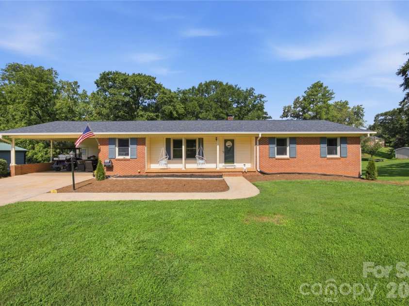 1002 Brookhaven Drive, Shelby, NC 28152.  MLS# CAR4414168, YatesRealty ID 44428. 