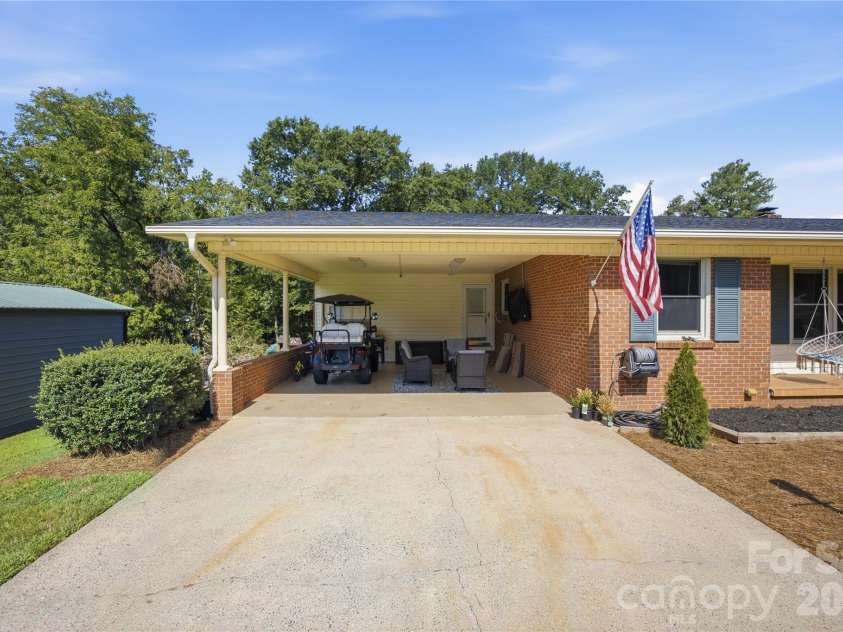 1002 Brookhaven Drive, Shelby, NC 28152.  MLS# CAR4414168, YatesRealty ID 44428. 