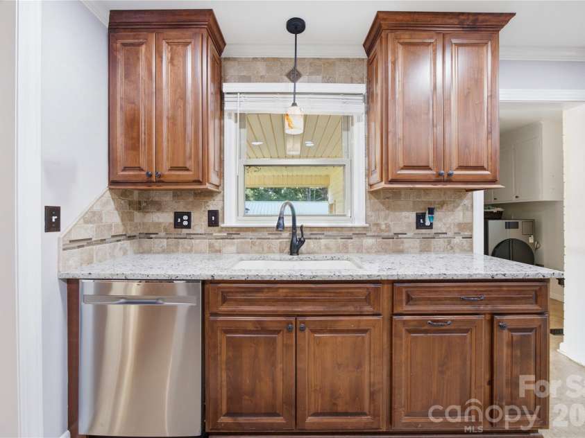 1002 Brookhaven Drive, Shelby, NC 28152.  MLS# CAR4414168, YatesRealty ID 44428. 