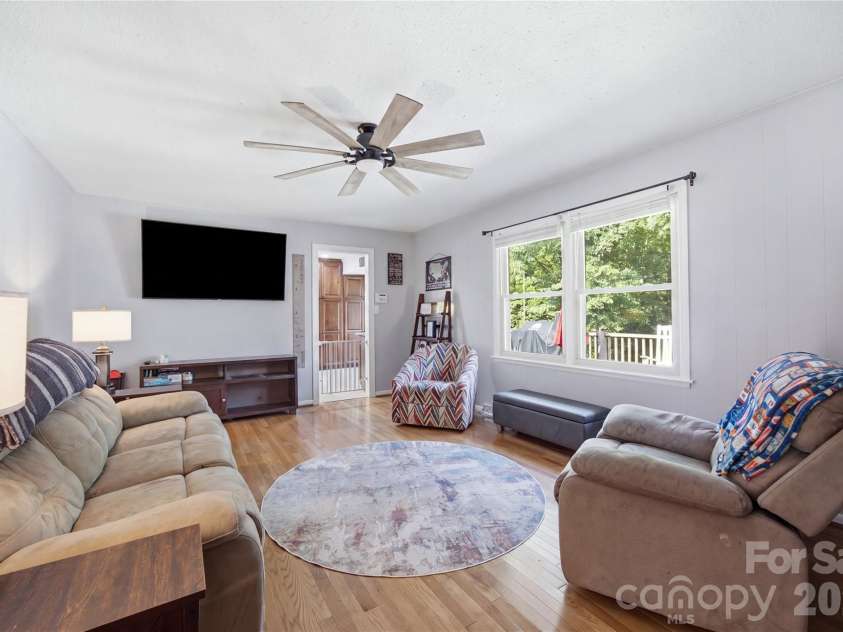 1002 Brookhaven Drive, Shelby, NC 28152.  MLS# CAR4414168, YatesRealty ID 44428. 