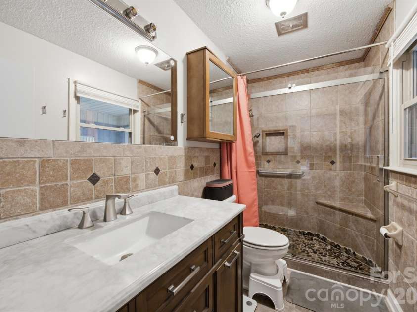 1002 Brookhaven Drive, Shelby, NC 28152.  MLS# CAR4414168, YatesRealty ID 44428. 