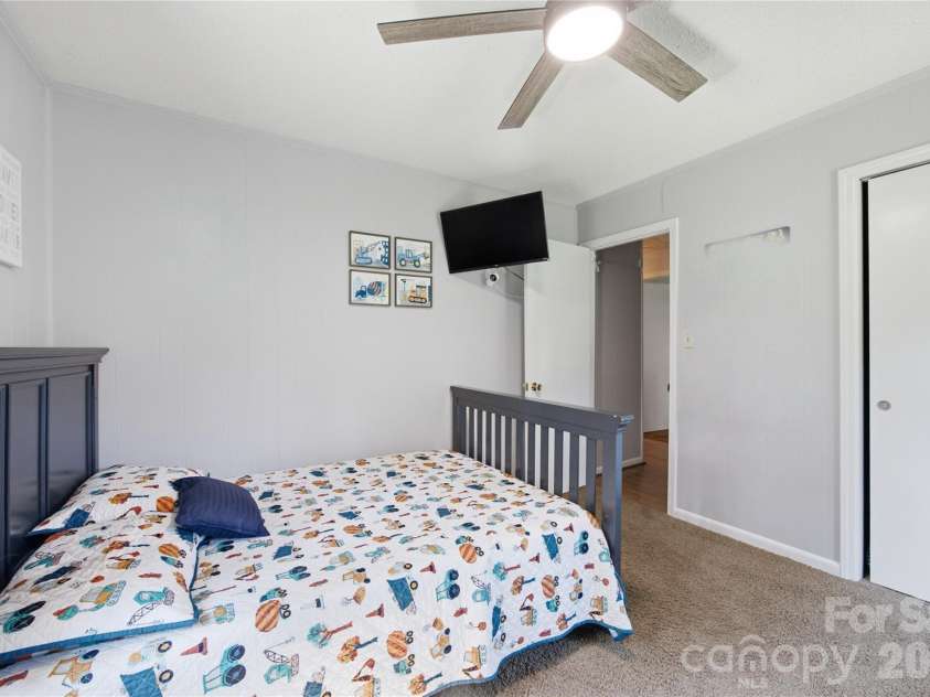 1002 Brookhaven Drive, Shelby, NC 28152.  MLS# CAR4414168, YatesRealty ID 44428. 