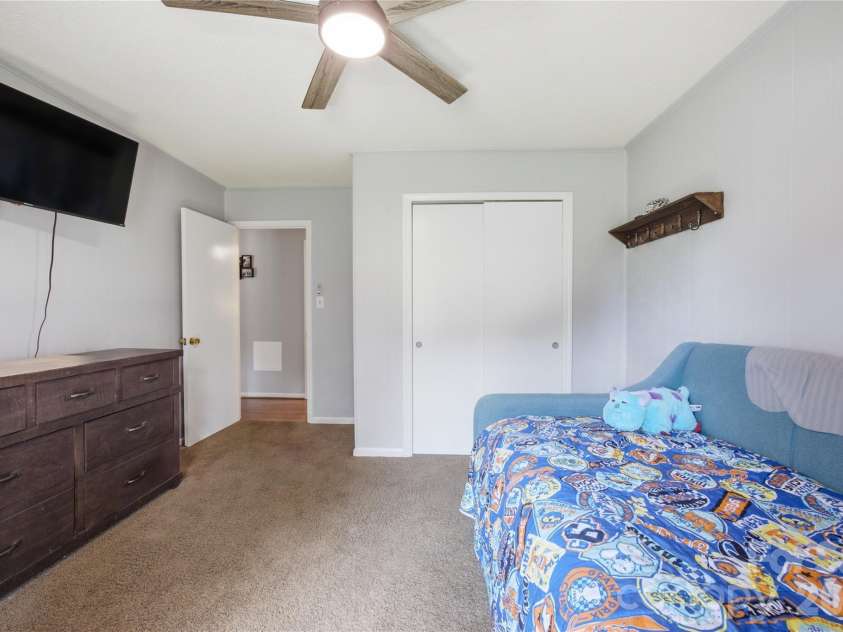 1002 Brookhaven Drive, Shelby, NC 28152.  MLS# CAR4414168, YatesRealty ID 44428. 