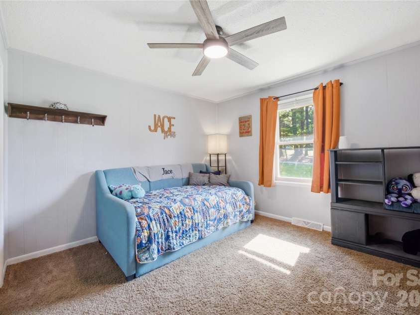1002 Brookhaven Drive, Shelby, NC 28152.  MLS# CAR4414168, YatesRealty ID 44428. 