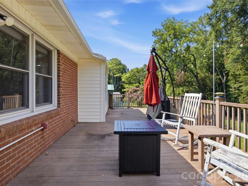 1002 Brookhaven Drive, Shelby, NC 28152.  MLS# CAR4414168, YatesRealty ID 44428. 