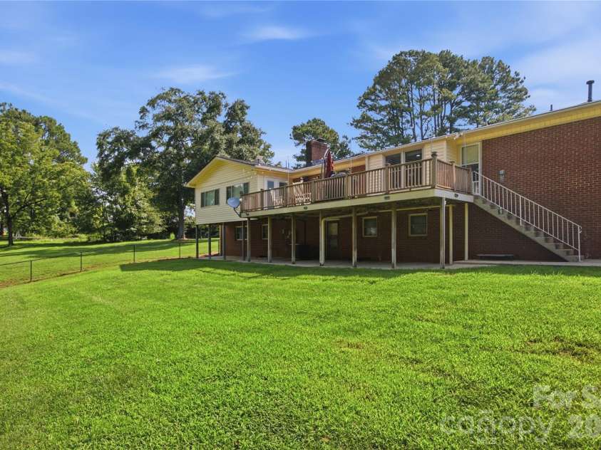 1002 Brookhaven Drive, Shelby, NC 28152.  MLS# CAR4414168, YatesRealty ID 44428. 