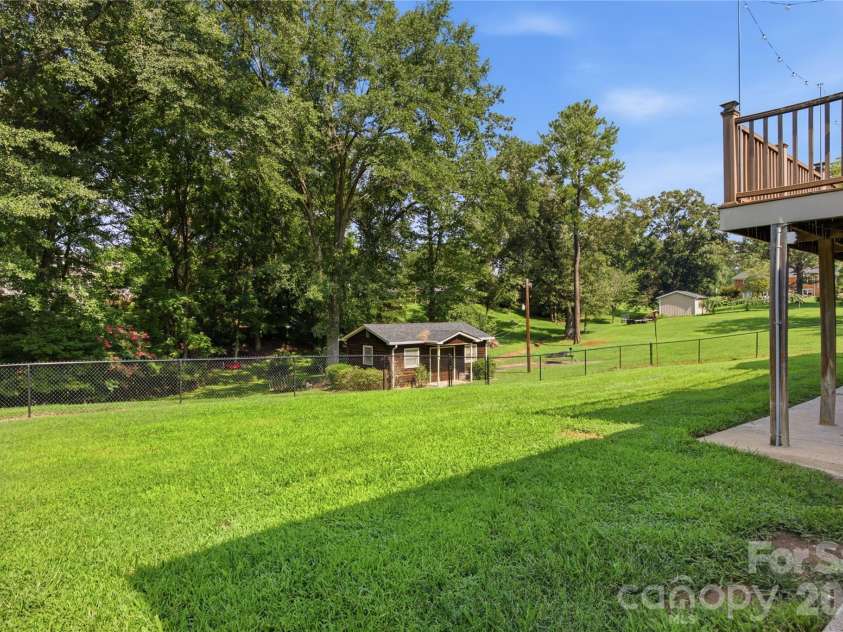 1002 Brookhaven Drive, Shelby, NC 28152.  MLS# CAR4414168, YatesRealty ID 44428. 