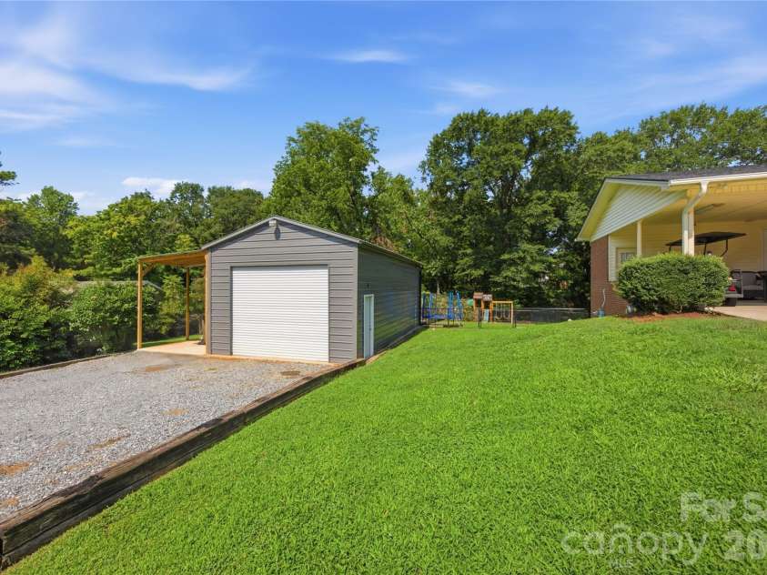 1002 Brookhaven Drive, Shelby, NC 28152.  MLS# CAR4414168, YatesRealty ID 44428. 