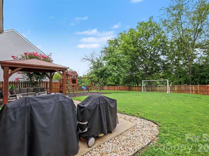 407 Galesburg Drive, Monroe, NC 28110.  MLS# CAR4414662, YatesRealty ID 44429. 