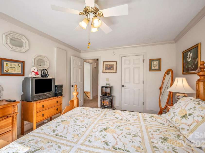 120 Summer Lane, Mill Spring, NC 28756.  MLS# CAR4194295, YatesRealty ID 4443. 