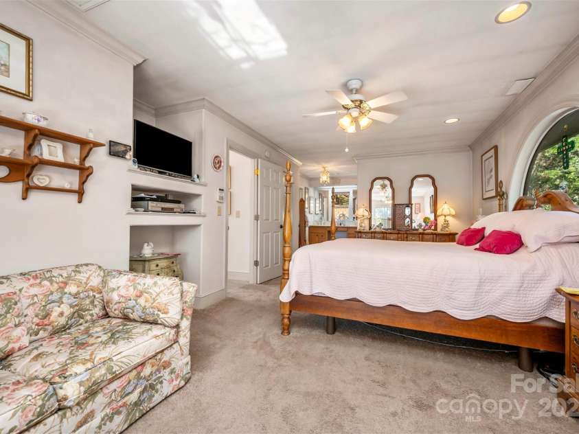 120 Summer Lane, Mill Spring, NC 28756.  MLS# CAR4194295, YatesRealty ID 4443. 