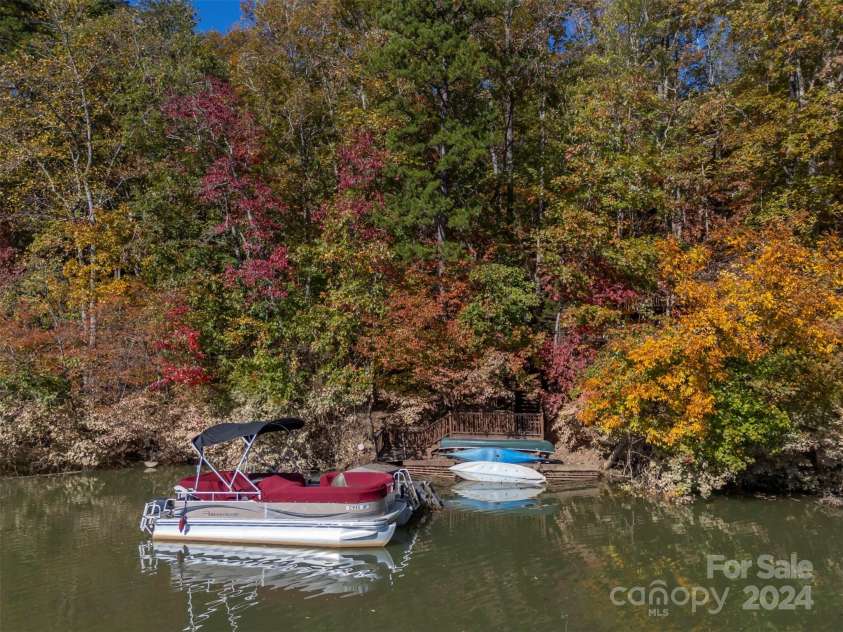 120 Summer Lane, Mill Spring, NC 28756.  MLS# CAR4194295, YatesRealty ID 4443. 