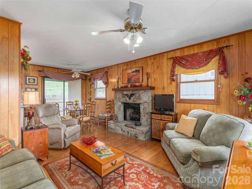 21 Flint Lane, Maggie Valley, NC 28751.  MLS# CAR4354413, YatesRealty ID 4443. Open Concept