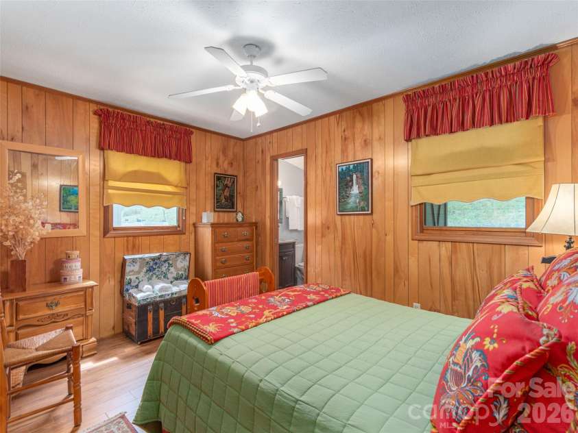 21 Flint Lane, Maggie Valley, NC 28751.  MLS# CAR4354413, YatesRealty ID 4443. Primary Bedroom