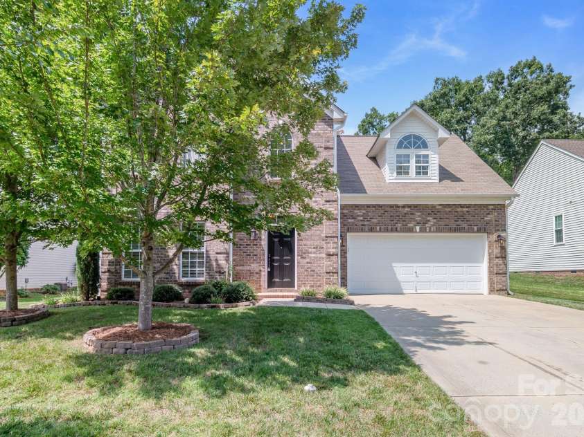7708 Antique Circle, Waxhaw, NC 28173.  MLS# CAR4414105, YatesRealty ID 44430. 