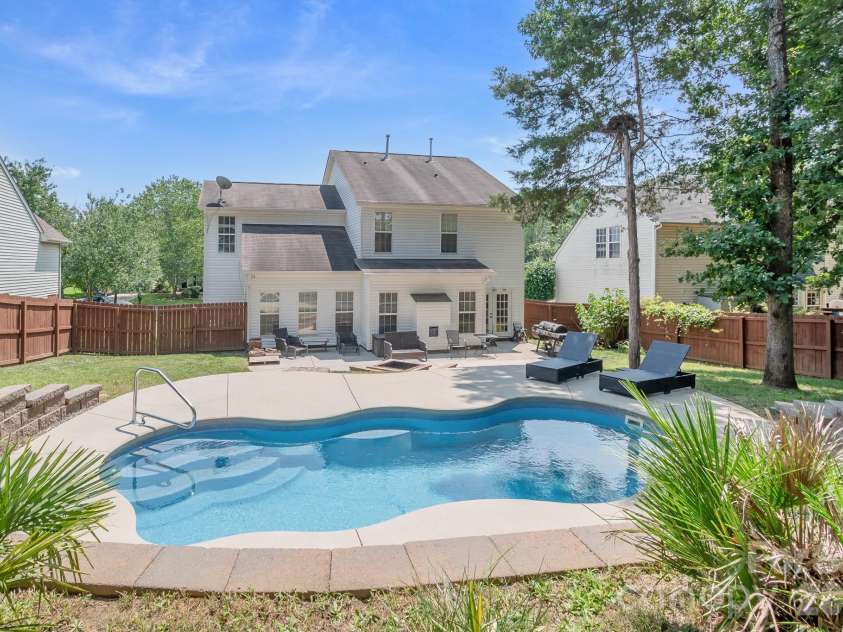 7708 Antique Circle, Waxhaw, NC 28173.  MLS# CAR4414105, YatesRealty ID 44430. 