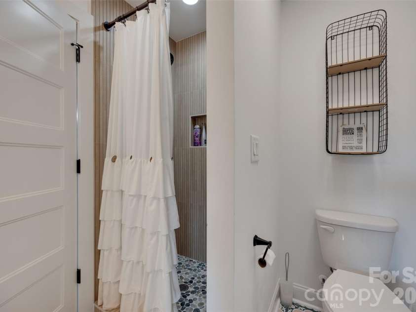 5211 Lake Wylie Road, Clover, SC 29710.  MLS# CAR4414020, YatesRealty ID 44432. 