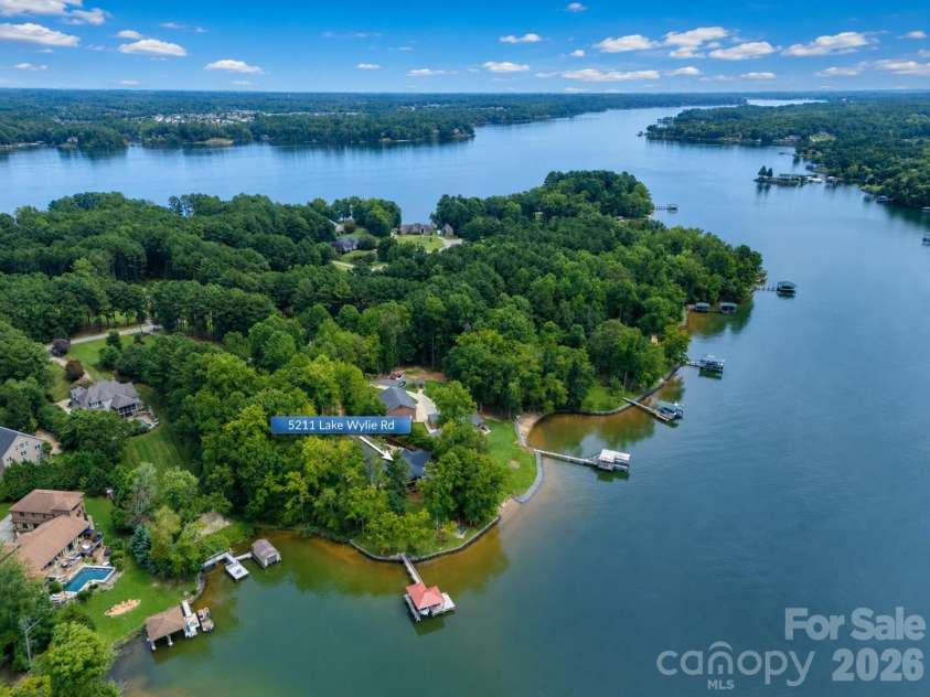5211 Lake Wylie Road, Clover, SC 29710.  MLS# CAR4414020, YatesRealty ID 44432. 