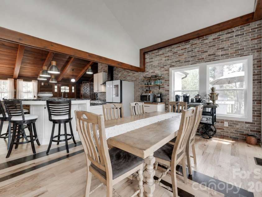 5211 Lake Wylie Road, Clover, SC 29710.  MLS# CAR4414020, YatesRealty ID 44432. 