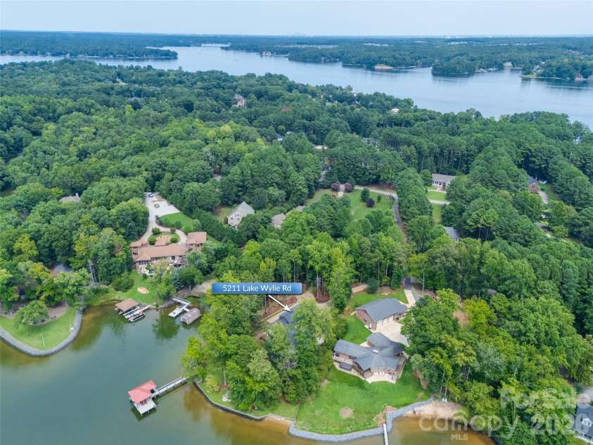 5211 Lake Wylie Road, Clover, SC 29710.  MLS# CAR4414020, YatesRealty ID 44432. Deep water