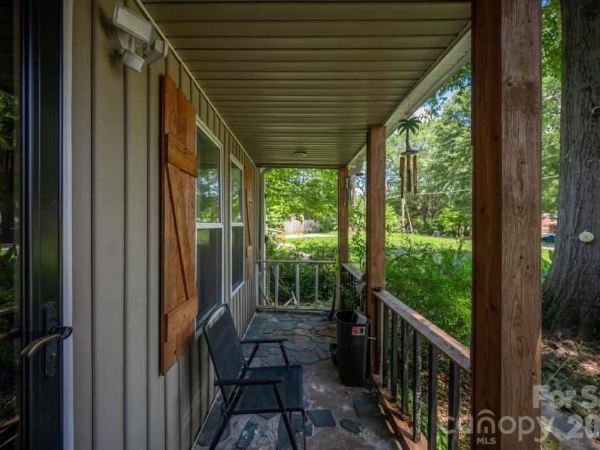709 Weldon Street, Gastonia, NC 28052.  MLS# CAR4409472, YatesRealty ID 44433. 