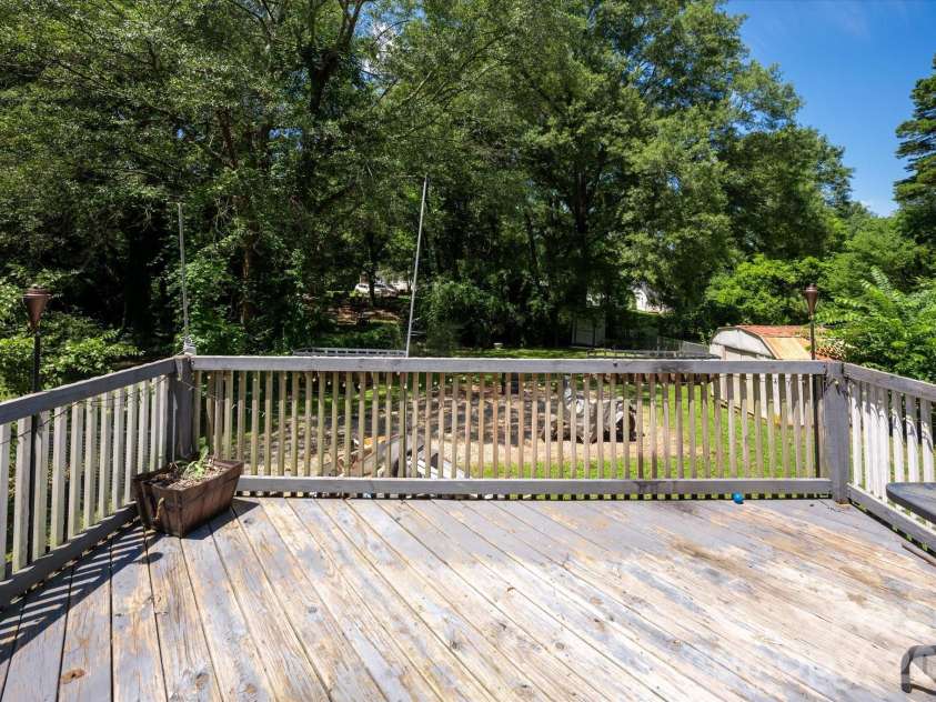 709 Weldon Street, Gastonia, NC 28052.  MLS# CAR4409472, YatesRealty ID 44433. 