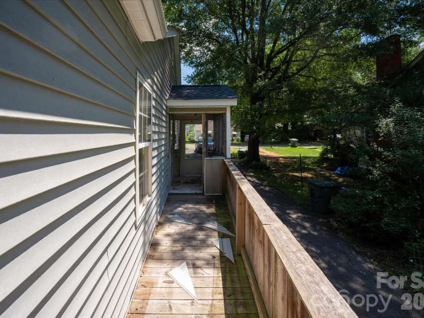 709 Weldon Street, Gastonia, NC 28052.  MLS# CAR4409472, YatesRealty ID 44433. 
