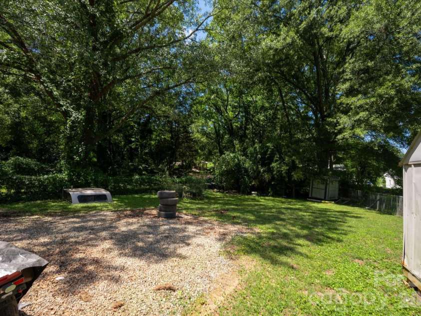 709 Weldon Street, Gastonia, NC 28052.  MLS# CAR4409472, YatesRealty ID 44433. 