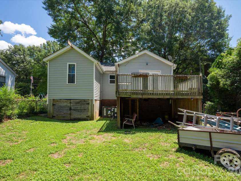 709 Weldon Street, Gastonia, NC 28052.  MLS# CAR4409472, YatesRealty ID 44433. 