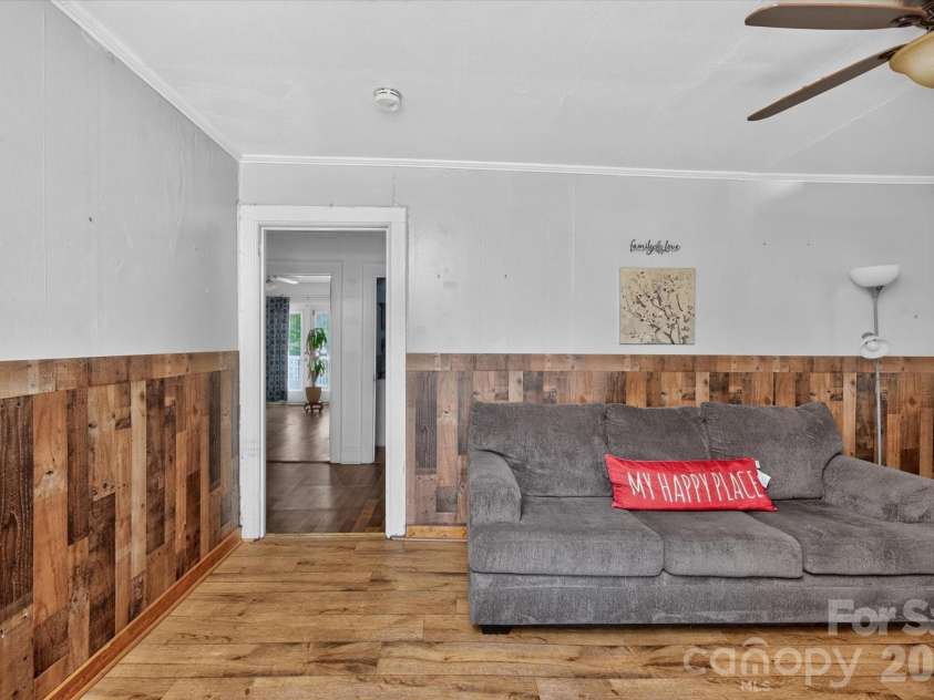 709 Weldon Street, Gastonia, NC 28052.  MLS# CAR4409472, YatesRealty ID 44433. 