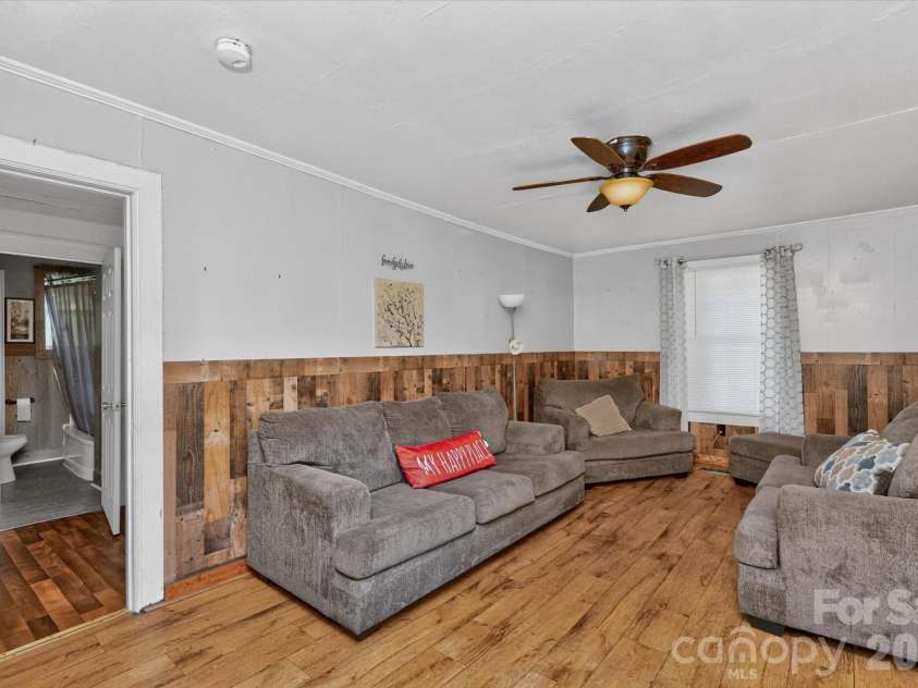 709 Weldon Street, Gastonia, NC 28052.  MLS# CAR4409472, YatesRealty ID 44433. 