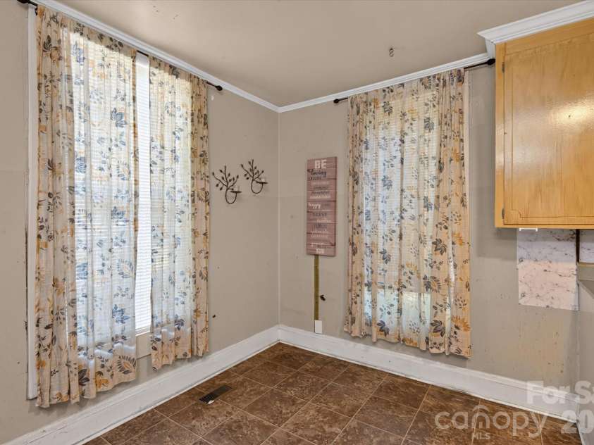709 Weldon Street, Gastonia, NC 28052.  MLS# CAR4409472, YatesRealty ID 44433. 