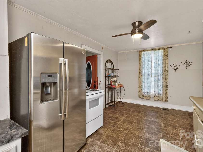 709 Weldon Street, Gastonia, NC 28052.  MLS# CAR4409472, YatesRealty ID 44433. 