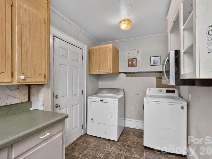 709 Weldon Street, Gastonia, NC 28052.  MLS# CAR4409472, YatesRealty ID 44433. 