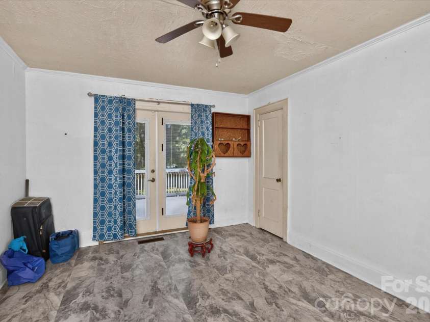 709 Weldon Street, Gastonia, NC 28052.  MLS# CAR4409472, YatesRealty ID 44433. 