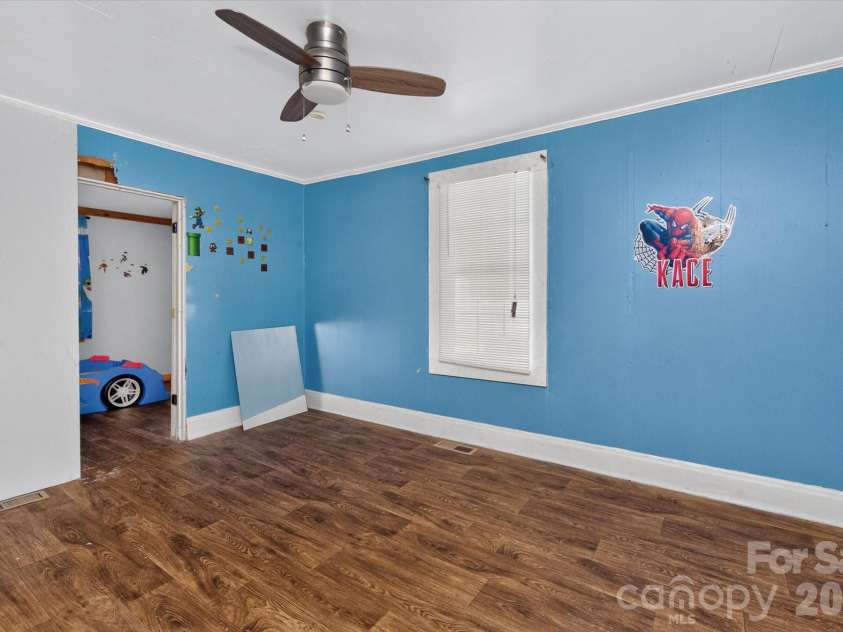 709 Weldon Street, Gastonia, NC 28052.  MLS# CAR4409472, YatesRealty ID 44433. 