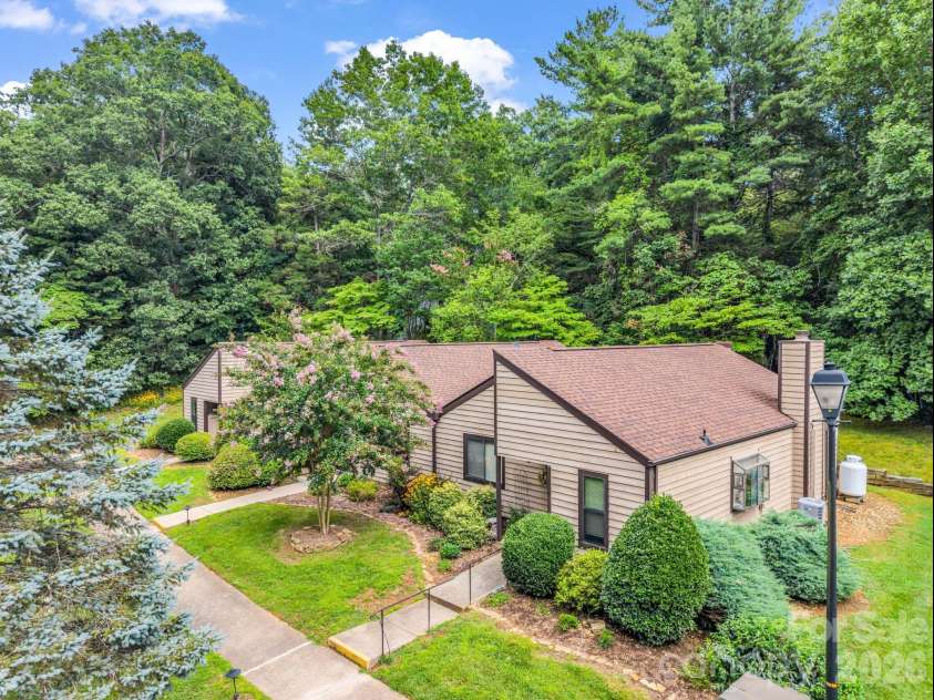 7 Woodlands Drive, Black Mountain, NC 28711.  MLS# CAR4413240, YatesRealty ID 44434. 