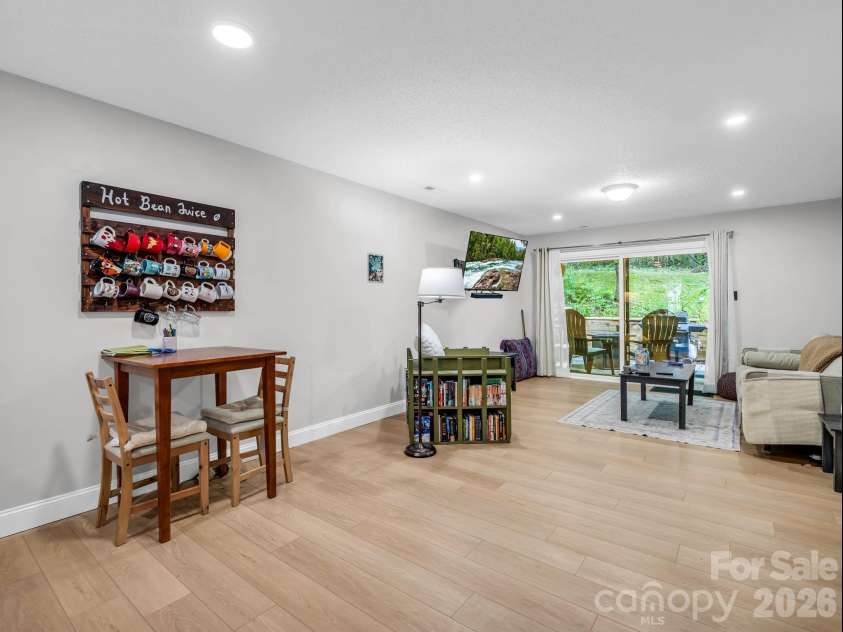 7 Woodlands Drive, Black Mountain, NC 28711.  MLS# CAR4413240, YatesRealty ID 44434. 
