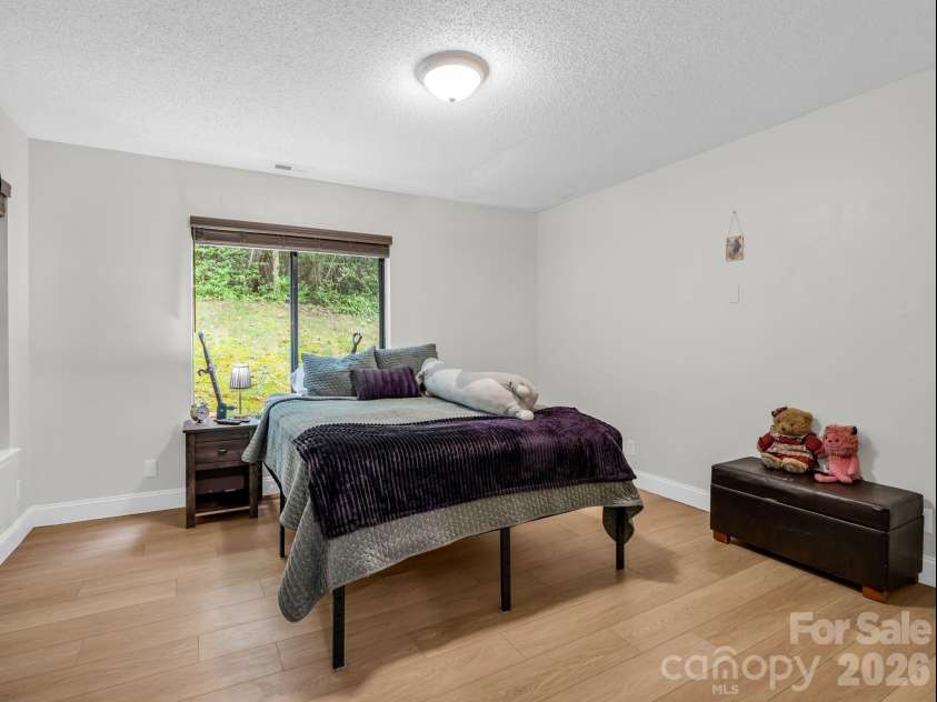 7 Woodlands Drive, Black Mountain, NC 28711.  MLS# CAR4413240, YatesRealty ID 44434. 