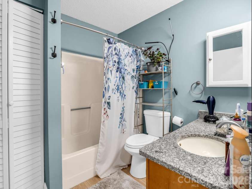 7 Woodlands Drive, Black Mountain, NC 28711.  MLS# CAR4413240, YatesRealty ID 44434. 