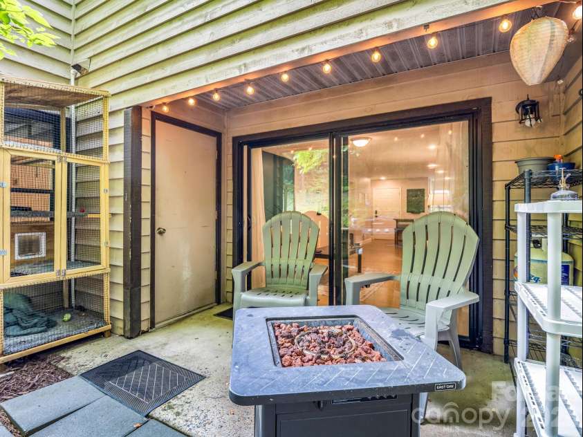 7 Woodlands Drive, Black Mountain, NC 28711.  MLS# CAR4413240, YatesRealty ID 44434. 